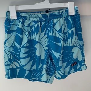 Patagonia- women’s baggies - size small